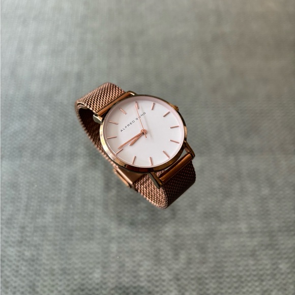 Alfred Sung rose gold watch - Picture 2 of 4